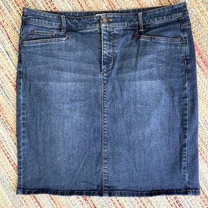 J. Jill Classic Medium Wash Denim/Jean Skirt Size 14